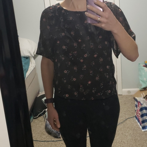 Tie-back Blouse - Picture 6 of 7